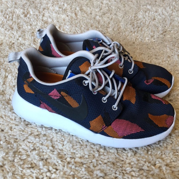 Nike Shoes - Nike colorblock shoes